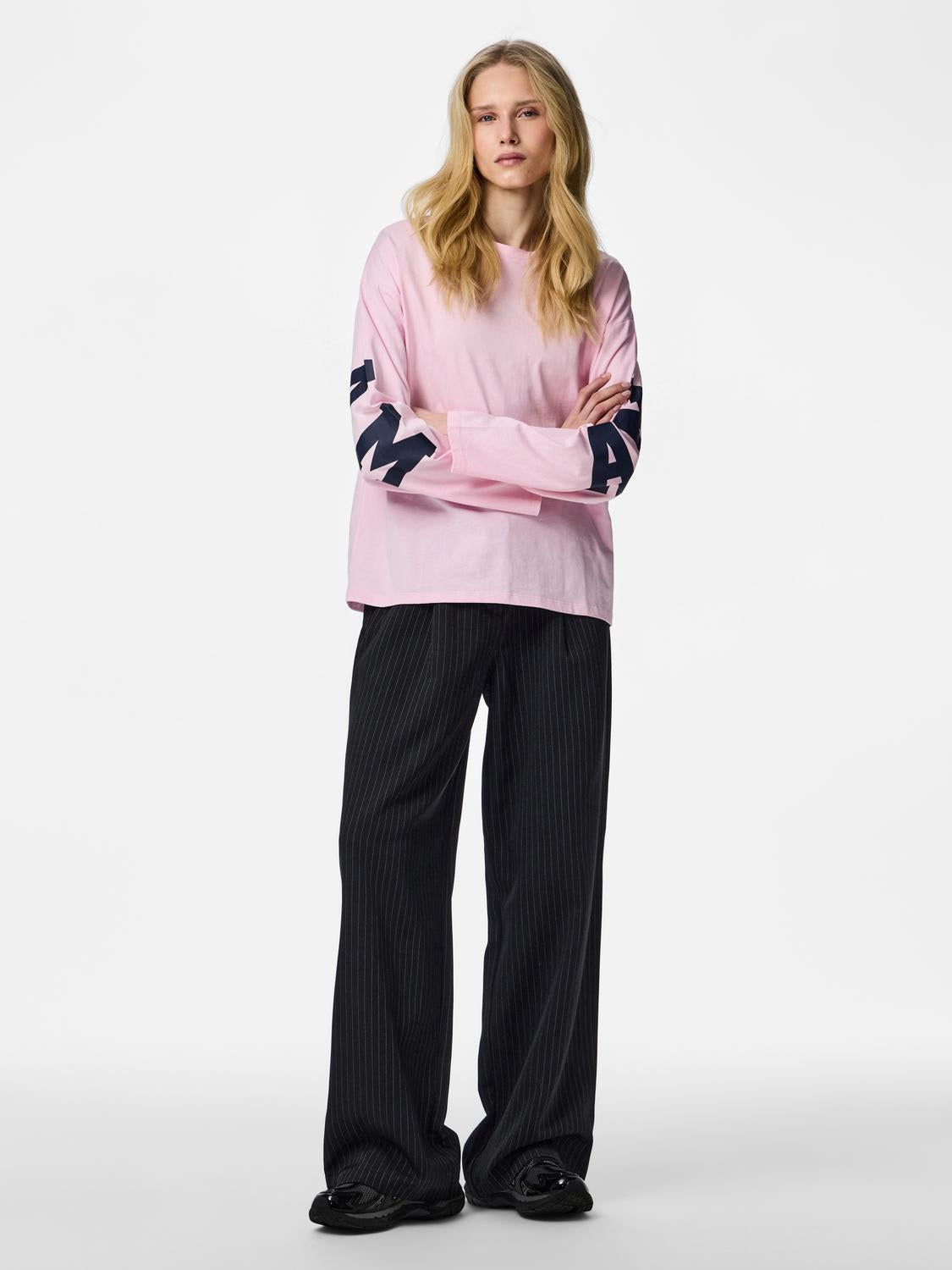 model_shot-front_full